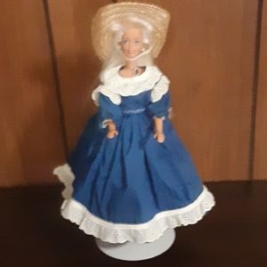 4 piece Barbie outfits.  For 12" doll